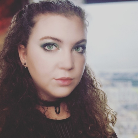 Meet your Posher, Nina - Picture 3 of 5